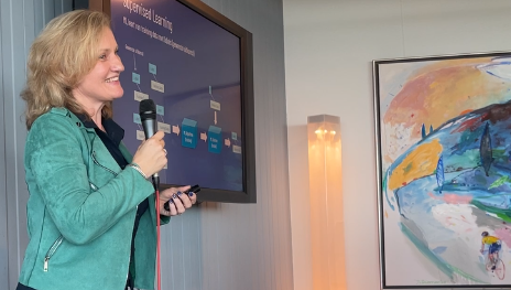 Jolanda ter Maten tijdens een keynote over AI en leiderschap